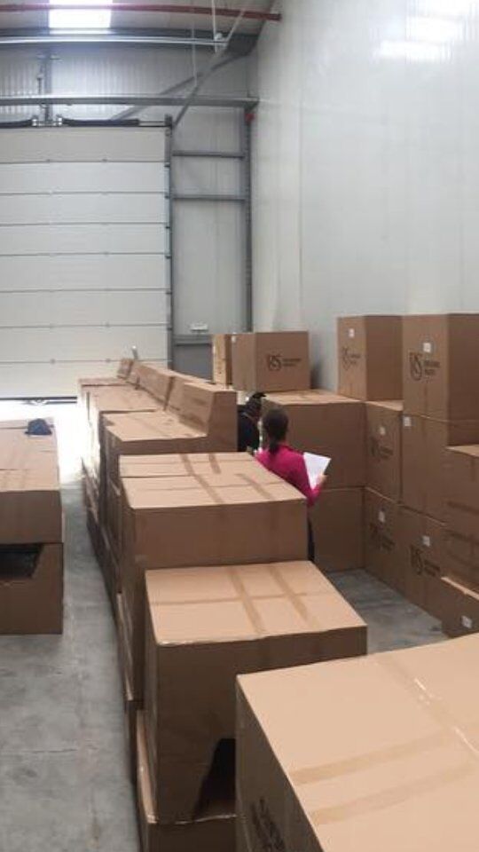 Watch out world, this 37-week baby bump means business! 🤰

All pre-orders packed and on it's way to your front door 🥳

#rockingseats #rockingchair #behindthescenes #belgianbrand #momboss #bosslady #bossingaround #mompreneur #37weekspregnant #businesswoman #rockingchairs #formoms #foryou